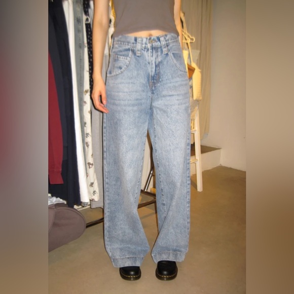Brandy melville Connie denim jeans - Picture 2 of 5